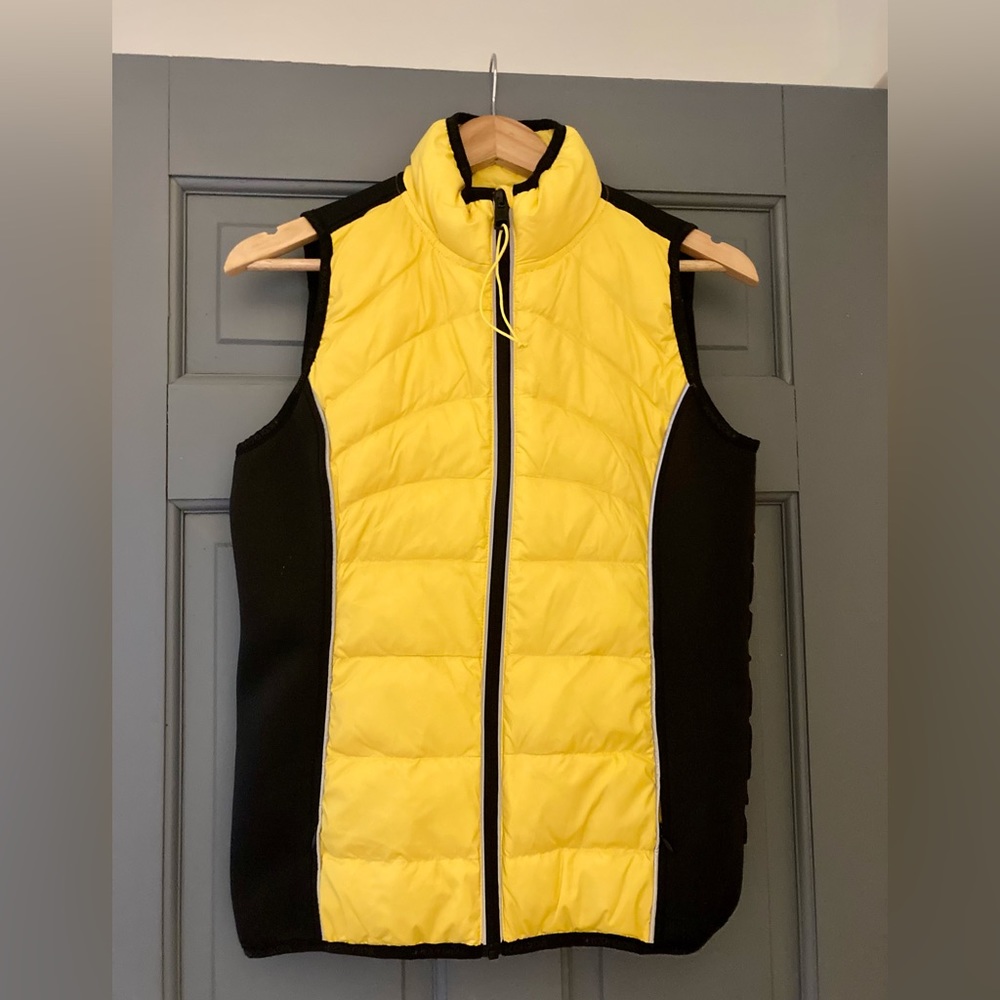 Body Glove size small down vest